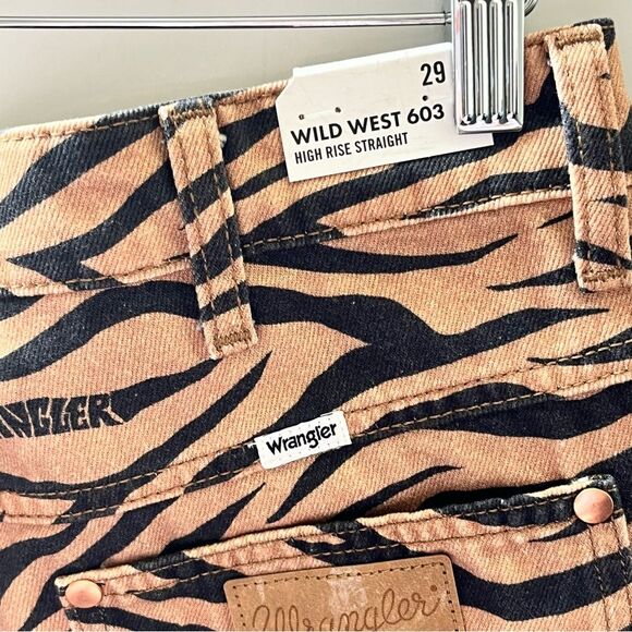 Wrangler Women's High Rise Wild West Purr Print Straight Jeans - Picture 8 of 12